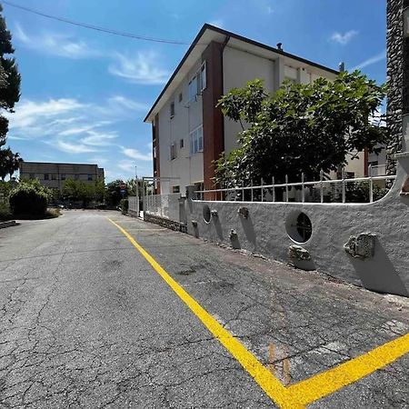 Camera Wifi, Corte E Parcheggio Сіроло Екстер'єр фото